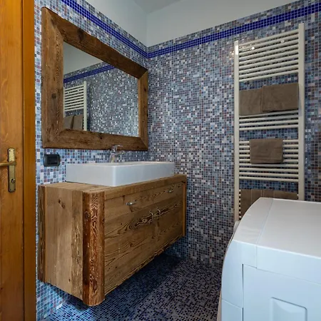 Bluebell Apartment *